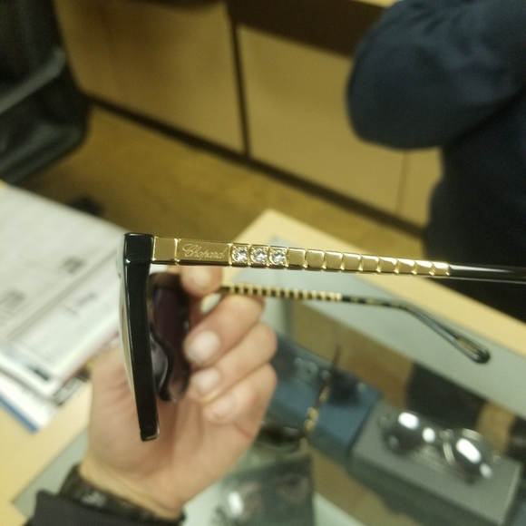 Chopard sunglasses and eyeglasses - Picture 3 of 7